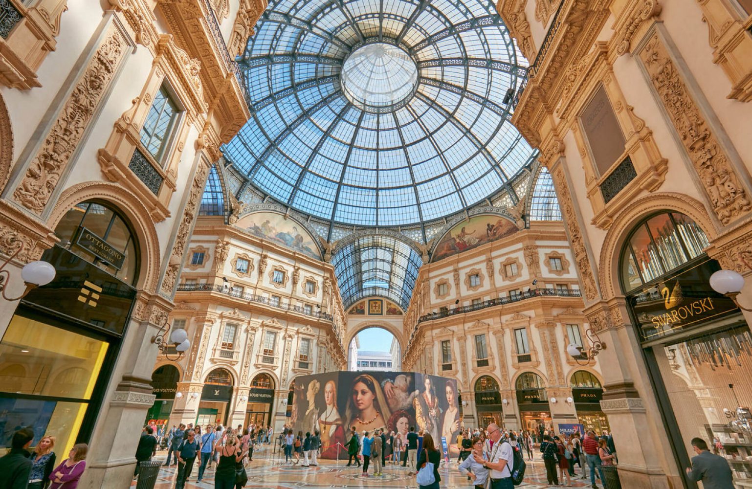 Prada Acquires Versace in $1.375 Billion Deal, Shaping a New Era for Italian Luxury Fashion